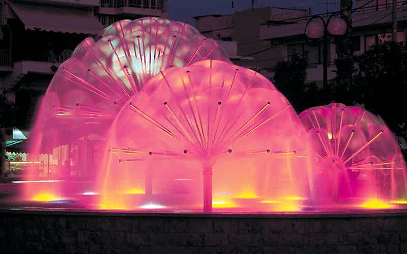 Süs Havuzu Su Oyunları